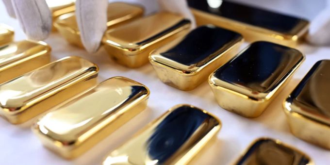 Der Goldpreis ist wegen erwarteter Zinssenkungen in die Höhe geschnellt. (Archivbild) Der Goldpreis ist wegen erwarteter Zinssenkungen in die Höhe geschnellt. (Archivbild)