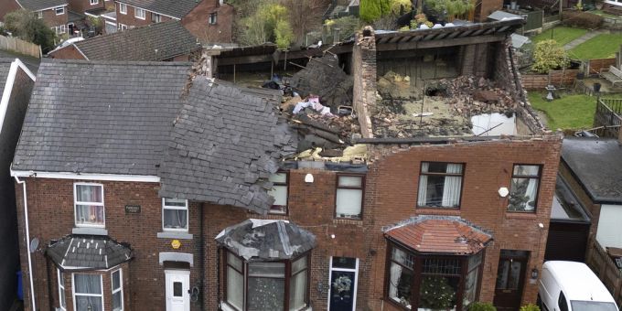 Bei Manchester wurde ein Haus durch ein Tornado komplett zerstört. Stalybridge