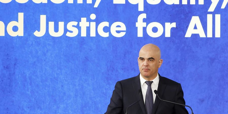 Bundespräsident Alain Berset hat am Treffen zum 75. Jahrestag der Allgemeinen Erklärung der Menschenrechte in Genf Respekt vor den Menschenrechten gefordert.