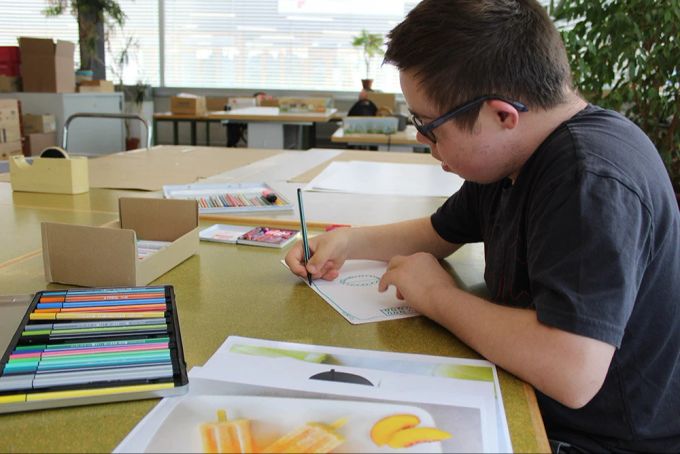 Ein Designer am PAAR Socks-Workshop. Startup