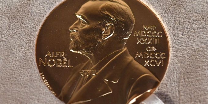 Der Nobelpreise für Chemie geht in diesem Jahr an drei Quantenpunkt-Forscher. Nobelpreis-Medaille