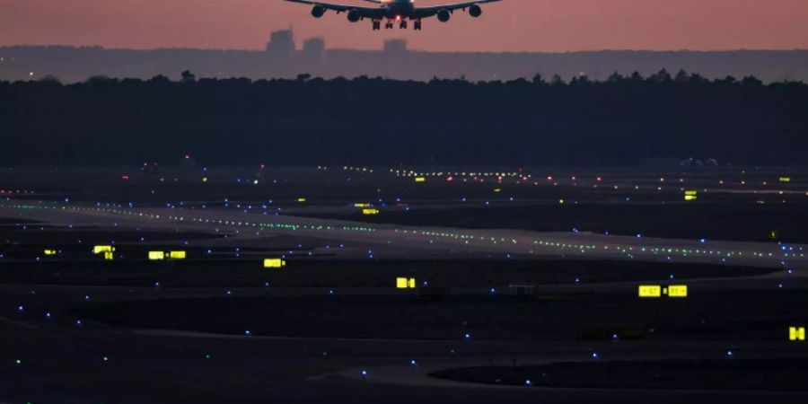 Passagiermaschine im Landeanflug