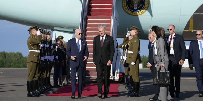 US-Präsident Vor Nato-Gipfel In Vilnius Gelandet