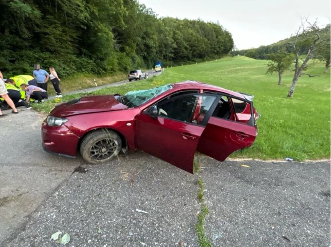 Vier Mitfahrer wurden ins Spital gebracht. Unfall