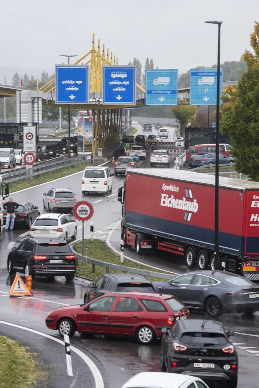 Viele Schweizerinnen und Schweizer stürmten aufgrund des schlechten Wetters am 1. August nach Deutschland.