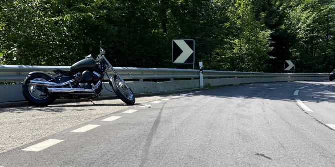 Erlinsbach: Motorradfahrer verunfallt