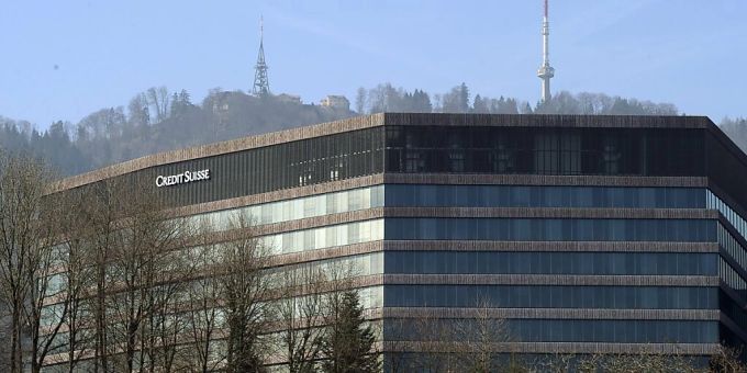 Der Zürcher Stadtrat wollte beim Kauf des Uetlihof 2 sowie weiterer Bürogebäude in der Brunau mitbieten - der Gemeinderat sprach sich am Mittwochabend aber gegen das Milliarden-Projekt aus. (Archivbild) Der Zürcher Stadtrat wollte beim Kauf des Uetlihof 2 sowie weiterer Bürogebäude in der Brunau mitbieten - der Gemeinderat sprach sich am Mittwochabend aber gegen das Milliarden-Projekt aus. (Archivbild)