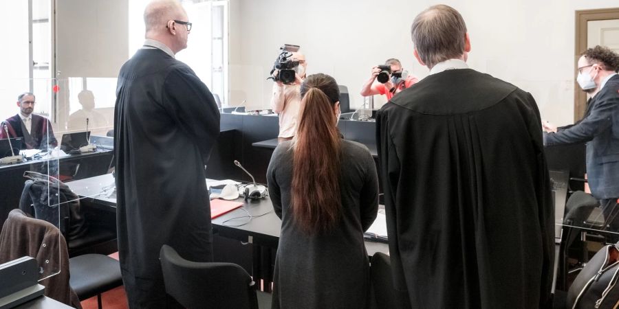 Eine IS-Rückkehrerin aus Bremen wurde am Mittwoch zu fünfeinhalb Jahren Haft verurteilt.