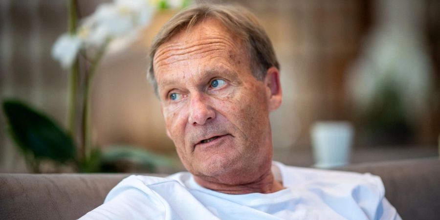 Dortmunds Geschäftsführer Hans-Joachim Watzke blickt besorgt auf den Saisonstart seines Vereins.