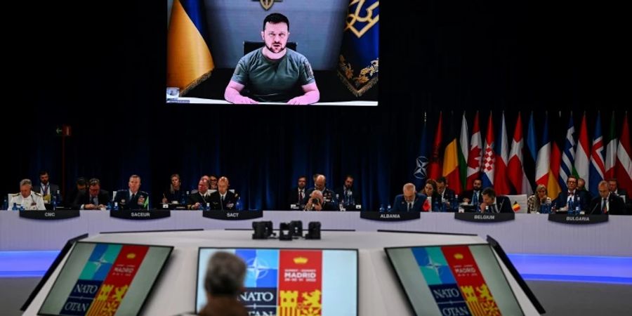 Selenskyj wurde per Video in Madrid zugeschaltet