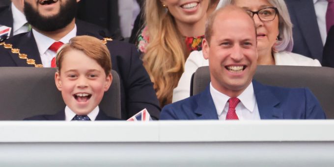 Bei Konzert für Queen - Hier lassen es Prinz William und George krachen