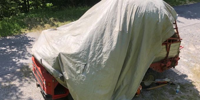 Schwanden GL - 51-jähriger Helfer stürzt beim Heuen in die Tiefe