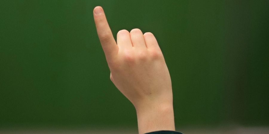 Regelschulen erfüllen den Bedarf an Schulbildung, deshalb muss das Jobcenter nicht für die Kosten von Privatschulen aufkommen. Das hat ein Gericht entschieden.