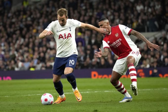 Trifft gegen Arsenal doppelt: Tottenhams Harry Kane. arsenal harry kane tottenham
