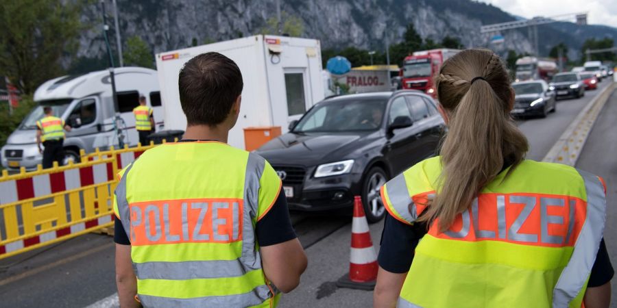 Deutschland lässt seit 2015 an der Grenze zwischen Bayern und Österreich wieder kontrollieren.