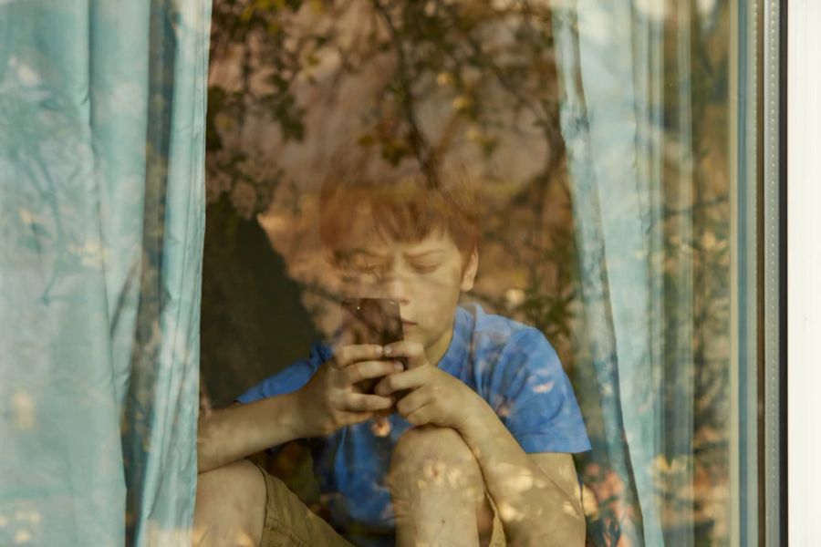 Die Nutzung digitaler Medien durch Kinder sorgt in vielen Familien für Konflikte. (Archivbild)
