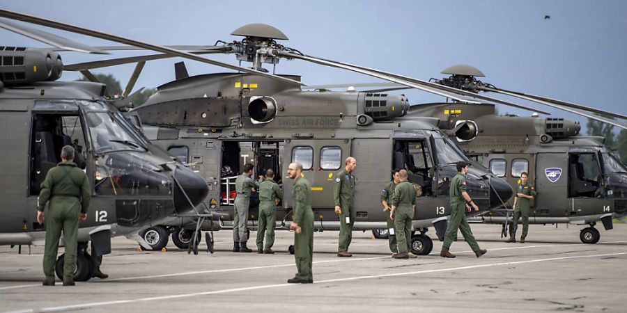 Ein Hauptfeldweibel der Schweizer Armee ist erstinstanzlich wegen sexueller Belästigung verurteilt worden. (Archivbild)