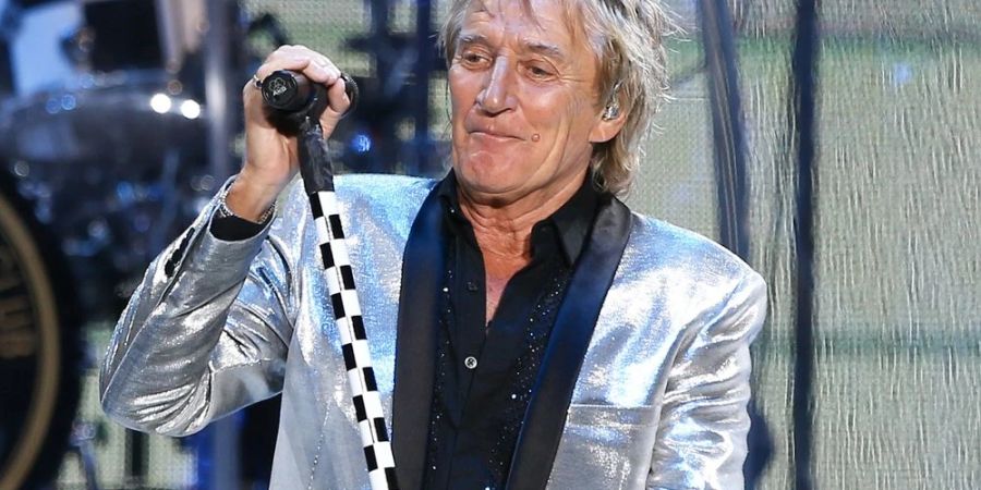 Rock-Legende Sir Rod Stewart freut sich über die Heirat seines Sohnes.