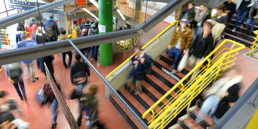 Ob es sich bei einer Hochschule um eine Universität oder eine Fachhochschule handelt, ist am Namen nicht immer zu erkennen.