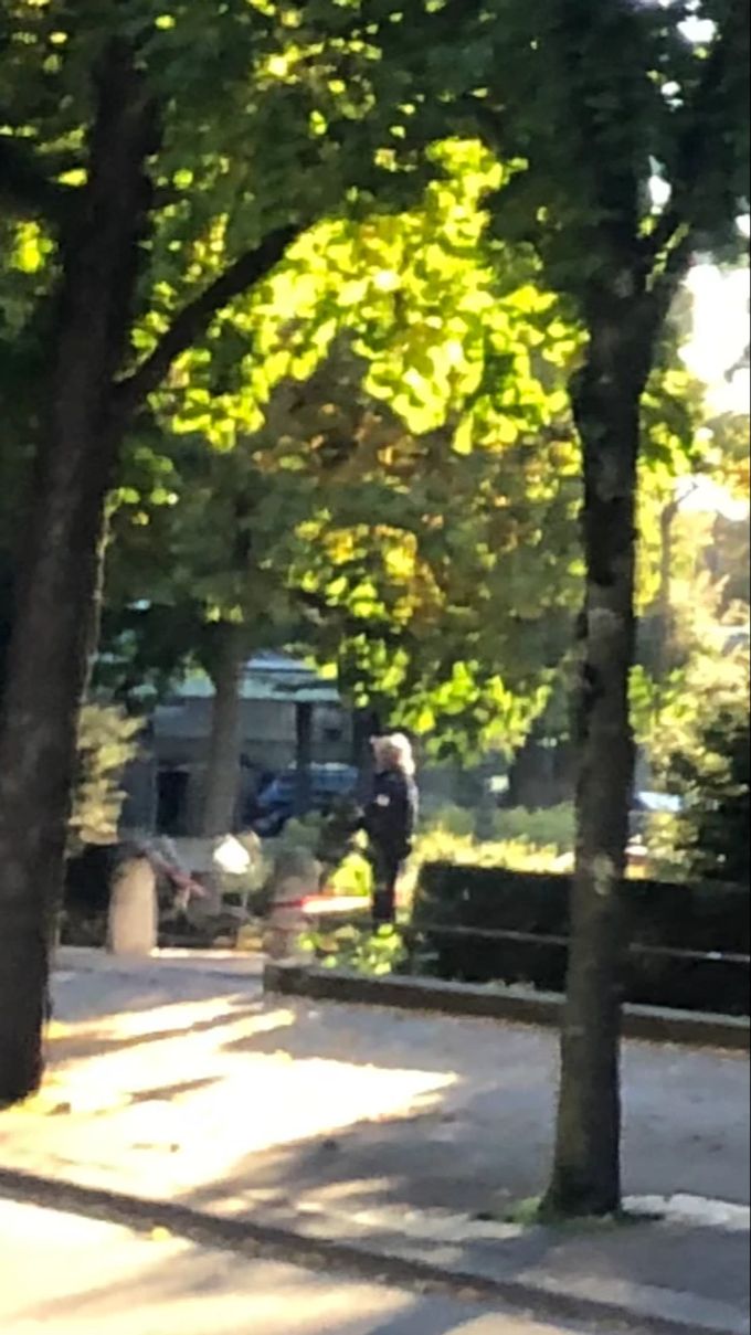 Die Polizei hat die Kleine Schanze am Bahnhof Bern abgesperrt. kleines chanze bern polizei