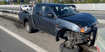Rothenburg A2: Selbstunfall eines Lieferwagens mit Anhänger