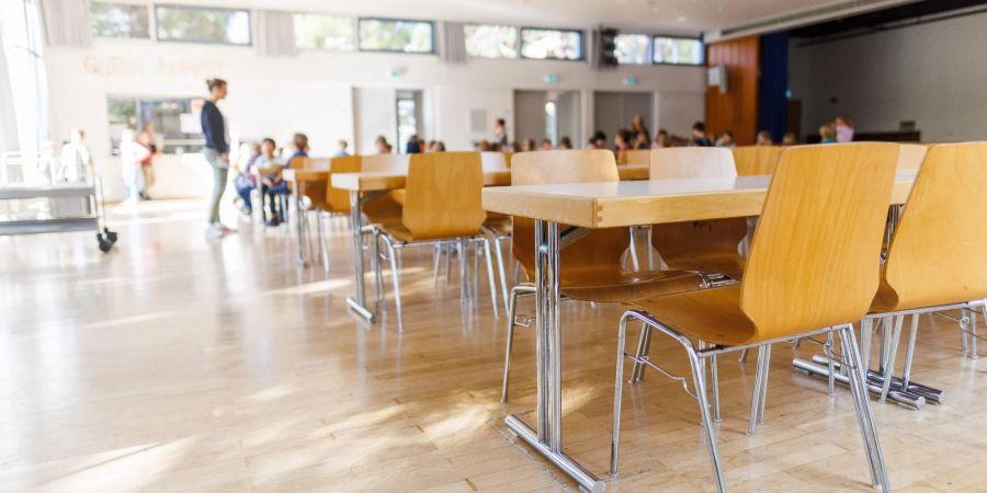 Ab dem Schuljahr 2023/2024 soll in Grundschulen und Kitas nur noch ein Gericht angeboten werden, das vegetarisch ist.
