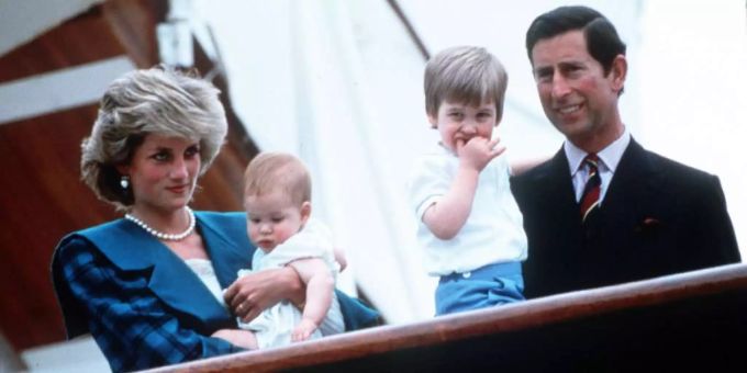 Diana, Princess of Wales mit ihren Söhnen und Prinz Charles. Diana, Princess of Wales