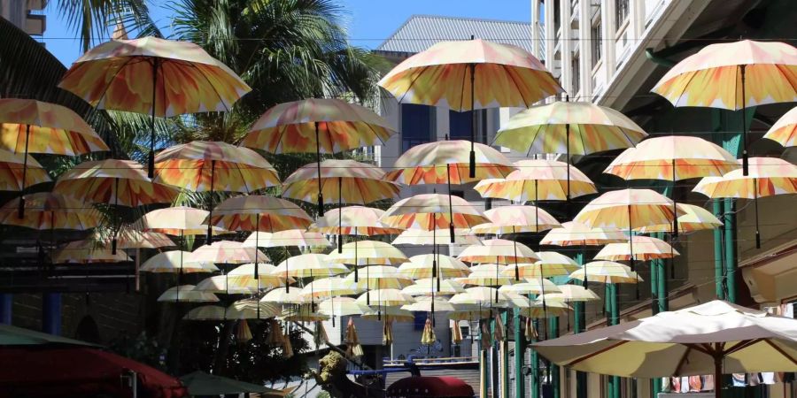 Eine Strasse auf Mauritius.