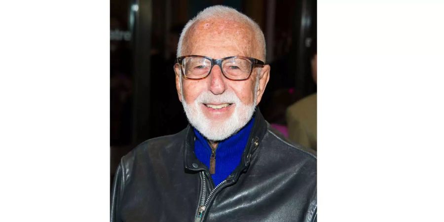 Joe Masteroff, aufgenommen am Broadway bei einer Premiere in New York.