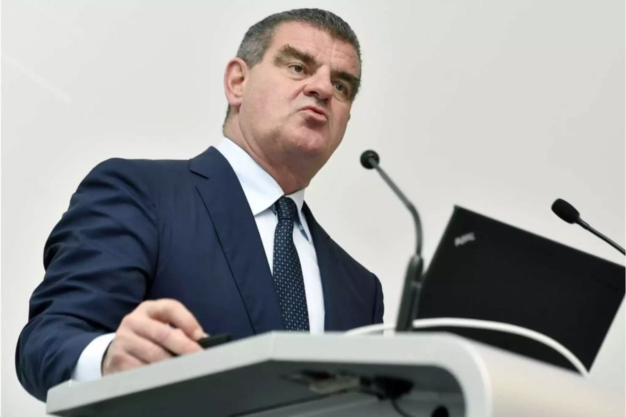 Peter Spuhler an einer Medienkonferenz im Juni 2018 - Keystone