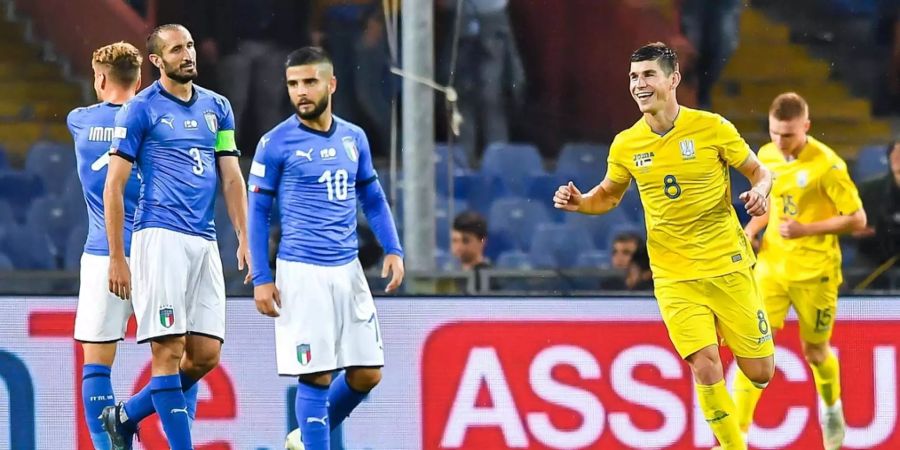 Die Italiener Immobile, Chiellini und Insigne nach dem Gegentor zum 1:1 gegen die Ukraine.