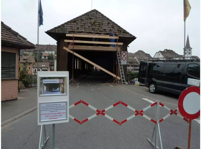 Die Arbeiten an der gesperrten Brücke wurden speditiv ausgeführt - zvg Die Arbeiten an der gesperrten Brücke wurden speditiv ausgeführt - zvg