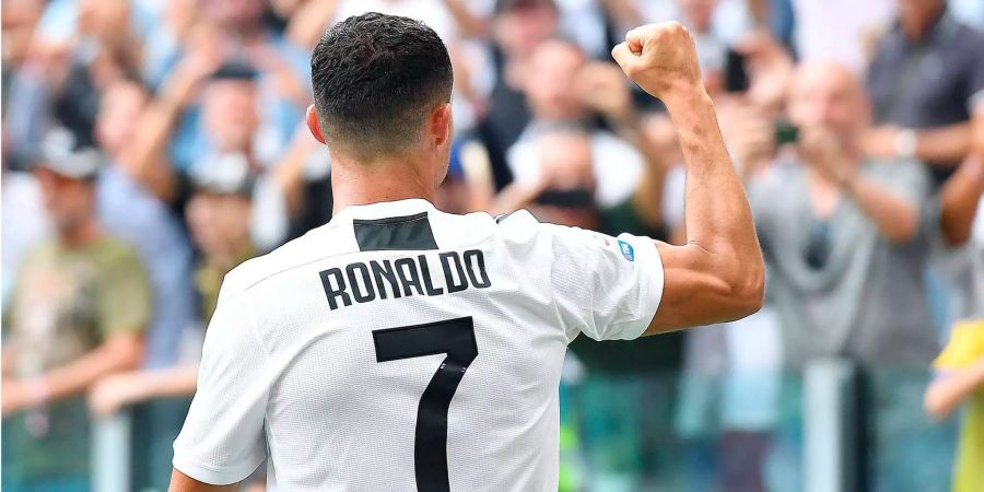 Cristiano Ronaldo von Juventus ballt nach dem Sieg eine Faust.