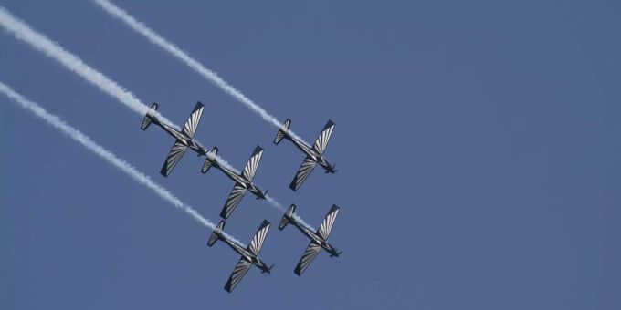 Die Kunstflugstaffel «Silver Falcons» der South African Air Force fliegt mit Pilatus PC-7 aus Schweizer Produktion. Die Kunstflugstaffel «Silver Falcons» der South African Air Force fliegt mit Pilatus PC-7 aus Schweizer Produktion.