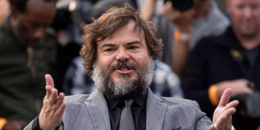 Jack Black, Schauspieler aus der USA, gestikuliert bei der Weltpremiere von «The House with a Clock in Its Walls».