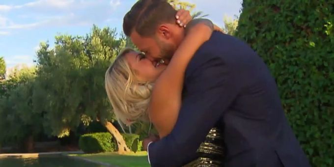 Bachelor Clive Bucher gibt seine letzte Rose der Wienerin Sanja. Die Beziehung der beiden zerbrach inzwischen. bachelor