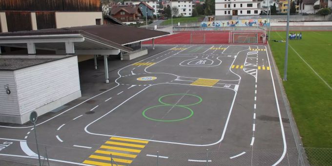 Der Kernser Verkehrsgarten auf dem Areal der Sportanlage Dossenhalle. Der Kernser Verkehrsgarten auf dem Areal der Sportanlage Dossenhalle.