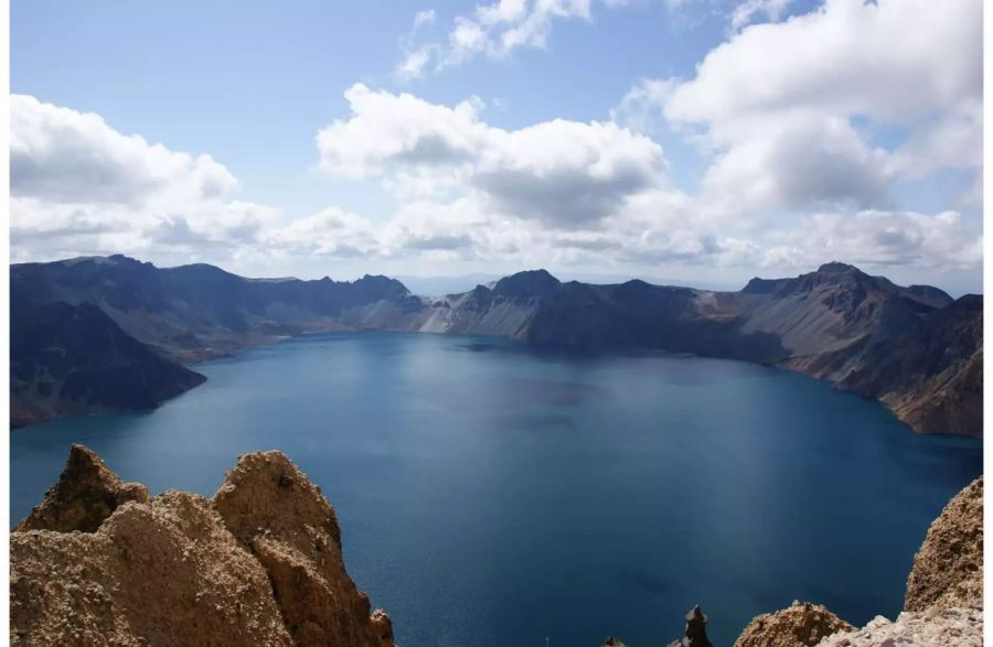Der Kratersee zwischen Nordkorea und China am Vulkan Paektu, Pixabay.