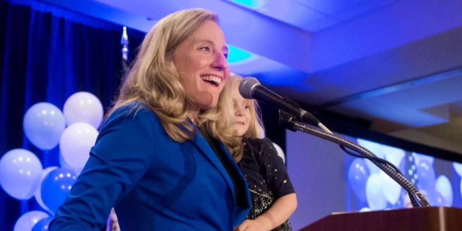 Demokratin Abigail Spanberger entthronte den ehemaligen Poster-Boy der Tea Party.