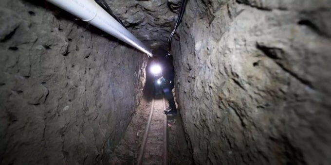 El Chapo entkam durch einen eineinhalb Kilometer langen Tunnel aus einem Hochsicherheitsgefängnis in Mexiko.