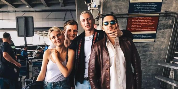 Die Mitglieder der Band Wolf Alice posieren für ein Foto. Die Mitglieder der Band Wolf Alice posieren für ein Foto.