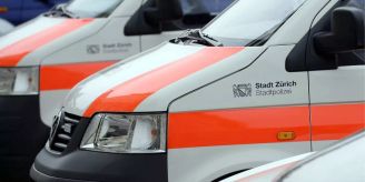 Stadt Zürich - Farbattacken auf Banken-Fassaden und Geldautomaten