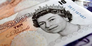Zehn britische Pfund.