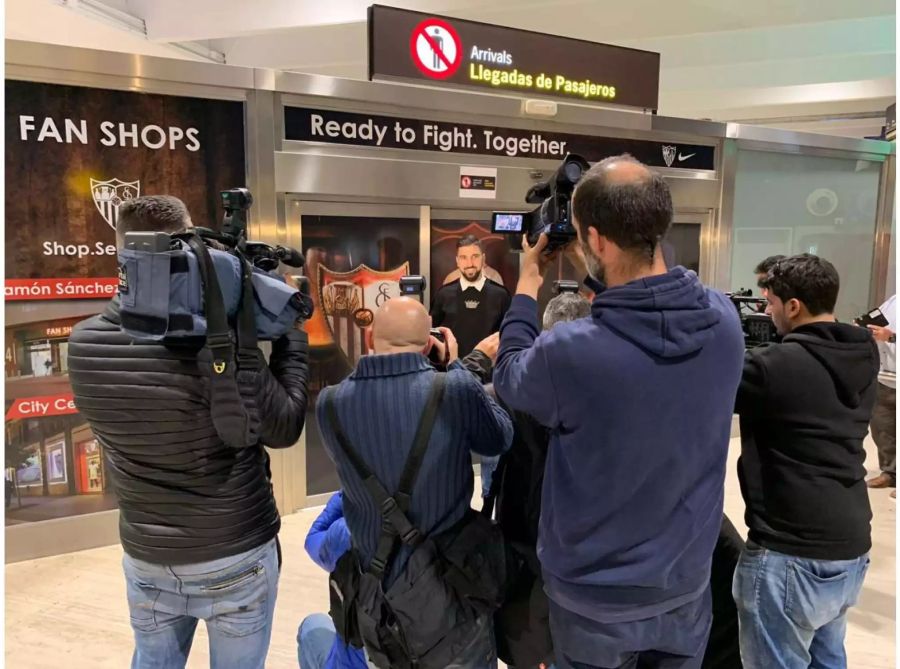 Grosses Medieninteresse am Flughafen wegen Munas Dabbur.