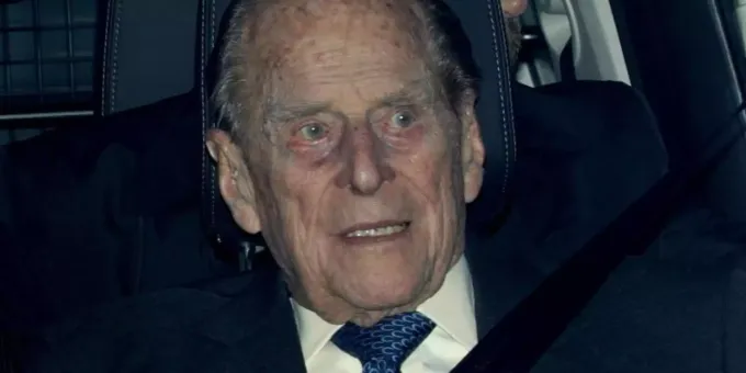 Prinz Philip Gibt Mit 97 Den Fuhrerschein Ab