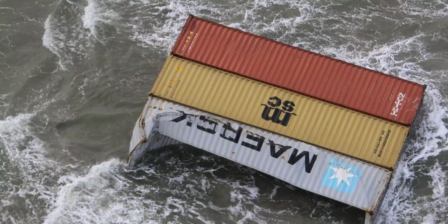 Container, die der Frachter «MSC Zoe» in der Nordsee verloren hat, sch