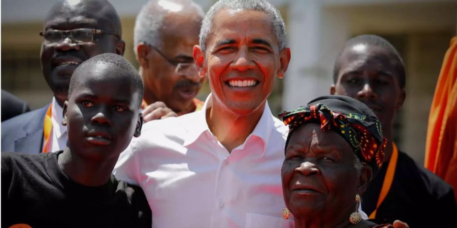 Barack Obama mit seiner Stief-Grossmutter in Kenia.