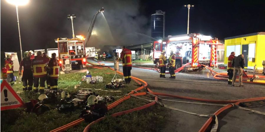 Die Feuerwehr musste mit einem Grossaufgebot ausrücken.