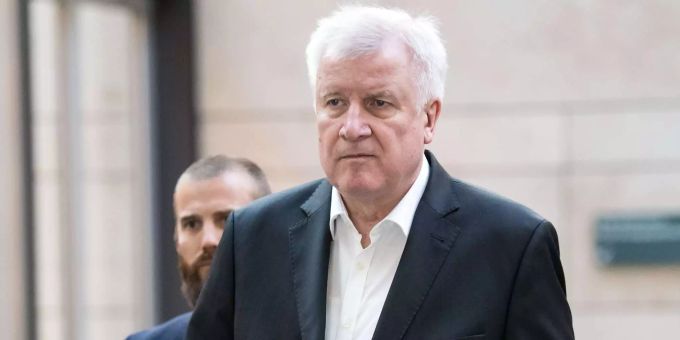 Horst Seehofer gibt sich zur Grenzöffnung während der Coronakrise vorsichtig. Grenze Coronakrise