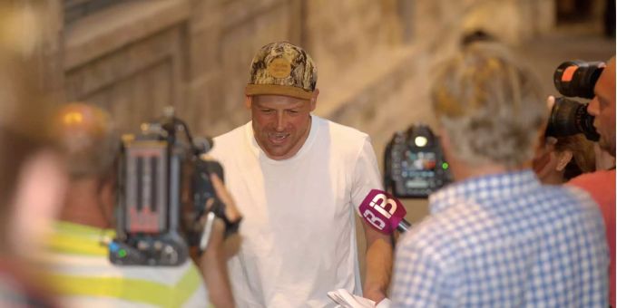 Der frühere Radprofi Jan Ullrich vor dem Gerichtsgebäude. Der frühere Radprofi Jan Ullrich vor dem Gerichtsgebäude.